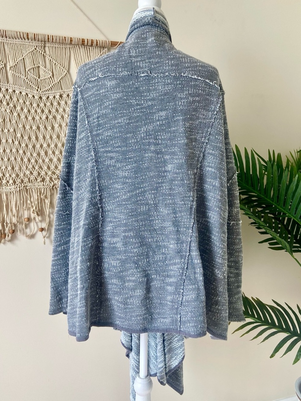 Free People 'In The Loop' Gray Waterfall Cardigan Sweater Size Large Cozy Boho - Picture 4 of 9